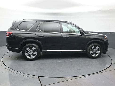 Used 2023 Honda Pilot EX-L image 7
