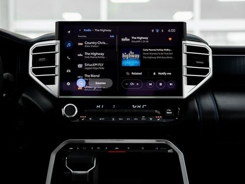 Used 2025 Toyota Tundra Platinum image 18