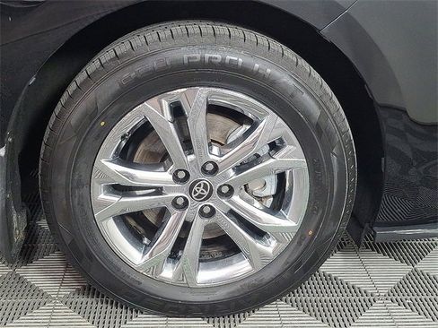 Used 2021 Toyota Sienna XSE w/ XSE Plus Package image 12