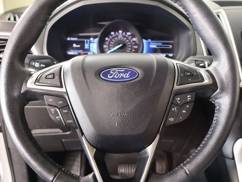 Used 2024 Ford Edge SEL w/ Convenience Package AWD/4WD image 3