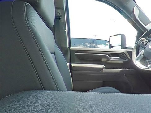 New 2025 GMC Sierra 2500 SLT image 28