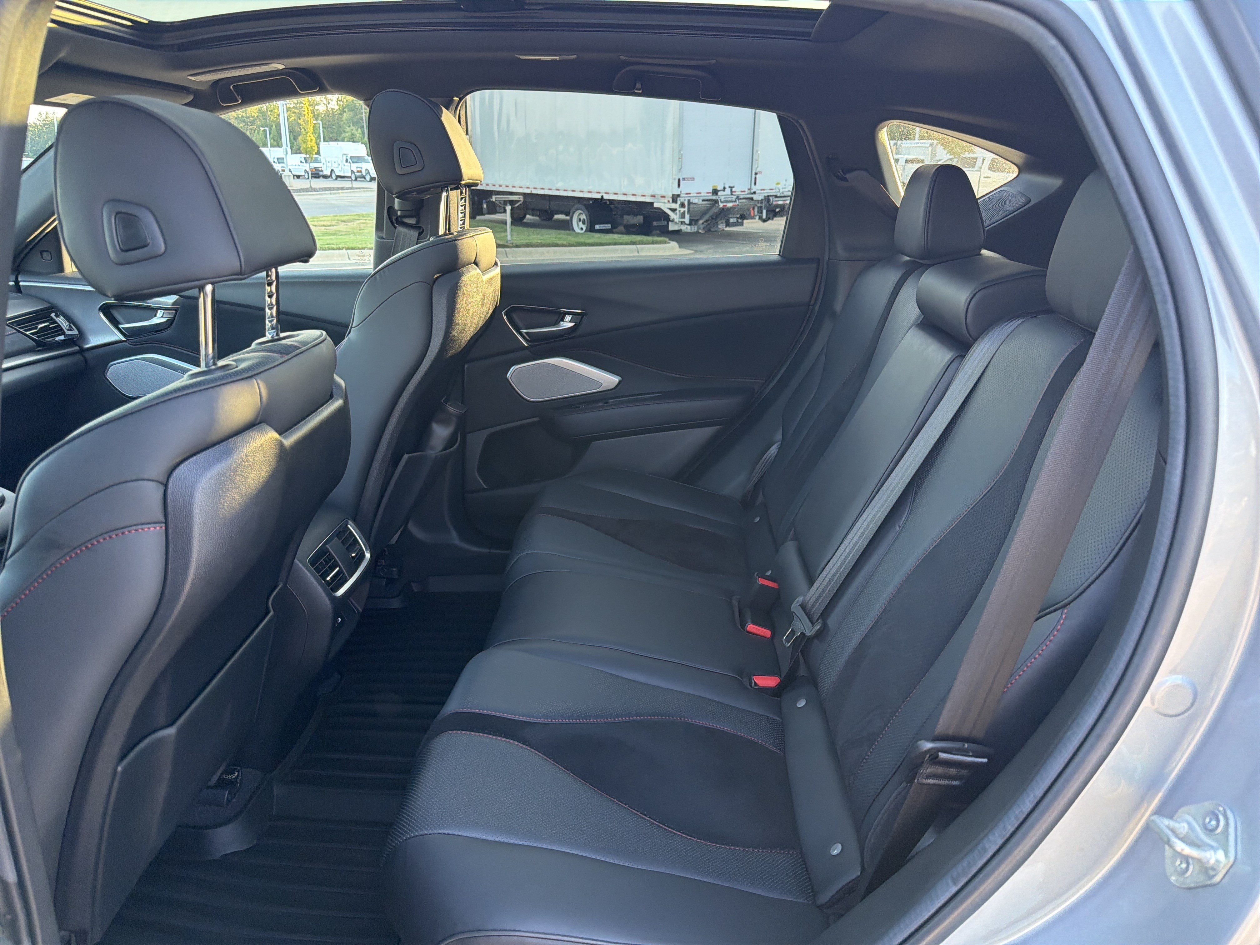 Certified 2025 Acura RDX w/ Advance Package AWD/4WD image 31