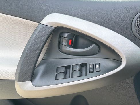 Used 2011 Toyota RAV4 2WD w/ Base L4 Extra Value Pkg image 16