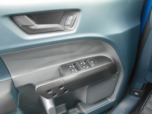 New 2026 Ford Maverick XL image 8