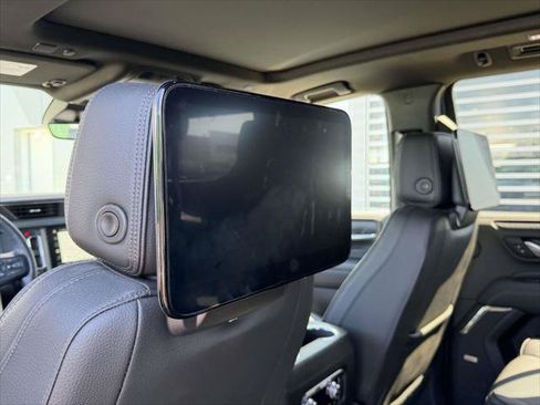 Used 2023 GMC Yukon Denali w/ Denali Reserve Package AWD/4WD image 16