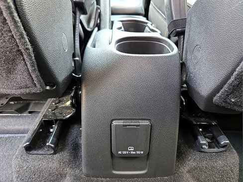 Used 2022 Chevrolet Trax LT w/ LT Convenience Package AWD/4WD image 13