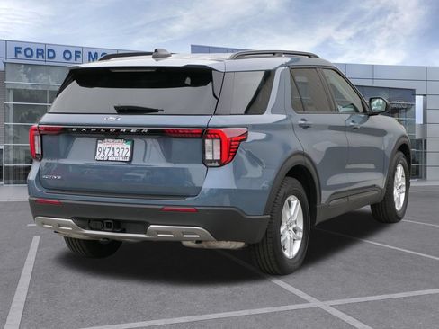 Used 2026 Ford Explorer Active w/ Active Comfort Package RWD image 4