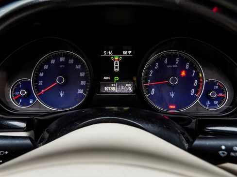 Used 2017 Maserati GranTurismo Sport image 27