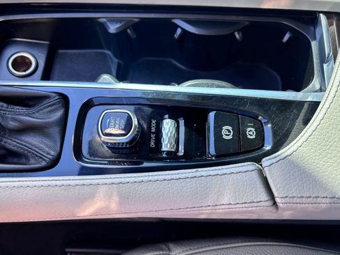 Used 2019 Volvo XC90 T6 Momentum w/ Advanced Package AWD/4WD image 15
