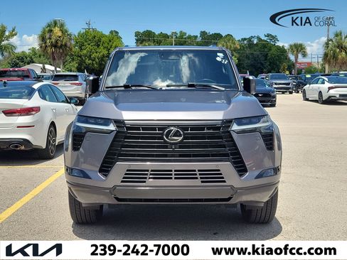 Used 2024 Lexus GX 550 w/ Cold Area Package AWD/4WD image 2