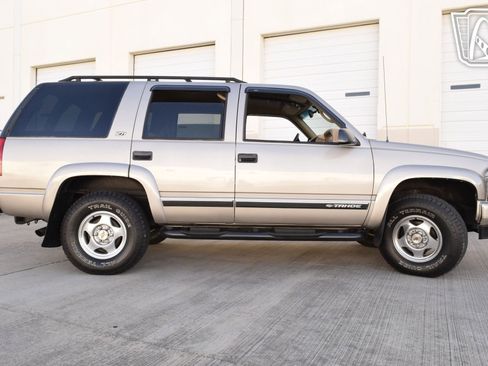 Used 2000 Chevrolet Tahoe Z71 w/ Comfort & Security Pkg image 25