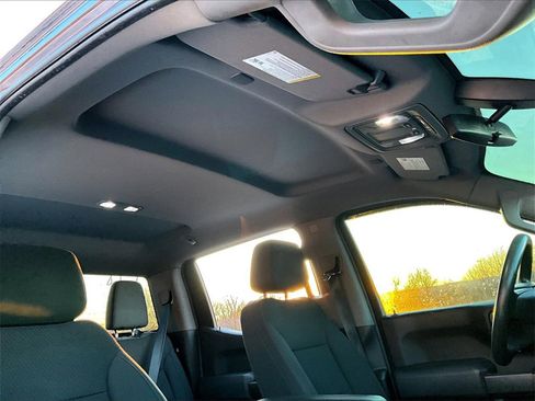 Used 2020 Chevrolet Silverado 1500 Custom w/ Custom Value Package image 21