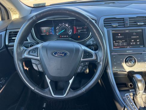 Used 2014 Ford Fusion Titanium image 11