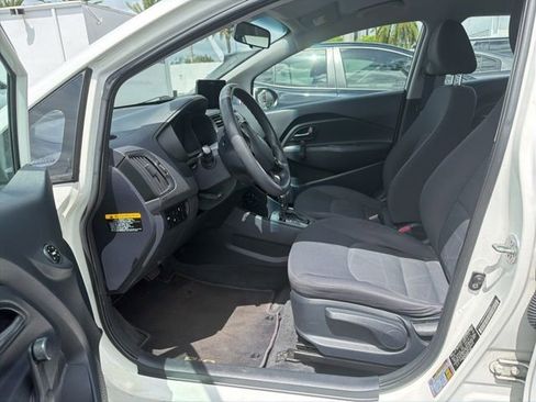 Used 2013 Kia Rio LX FWD image 7