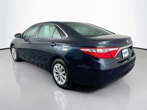 Used 2017 Toyota Camry LE image 4