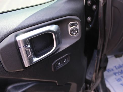 Used 2018 Jeep Wrangler Unlimited Sport S AWD/4WD image 24