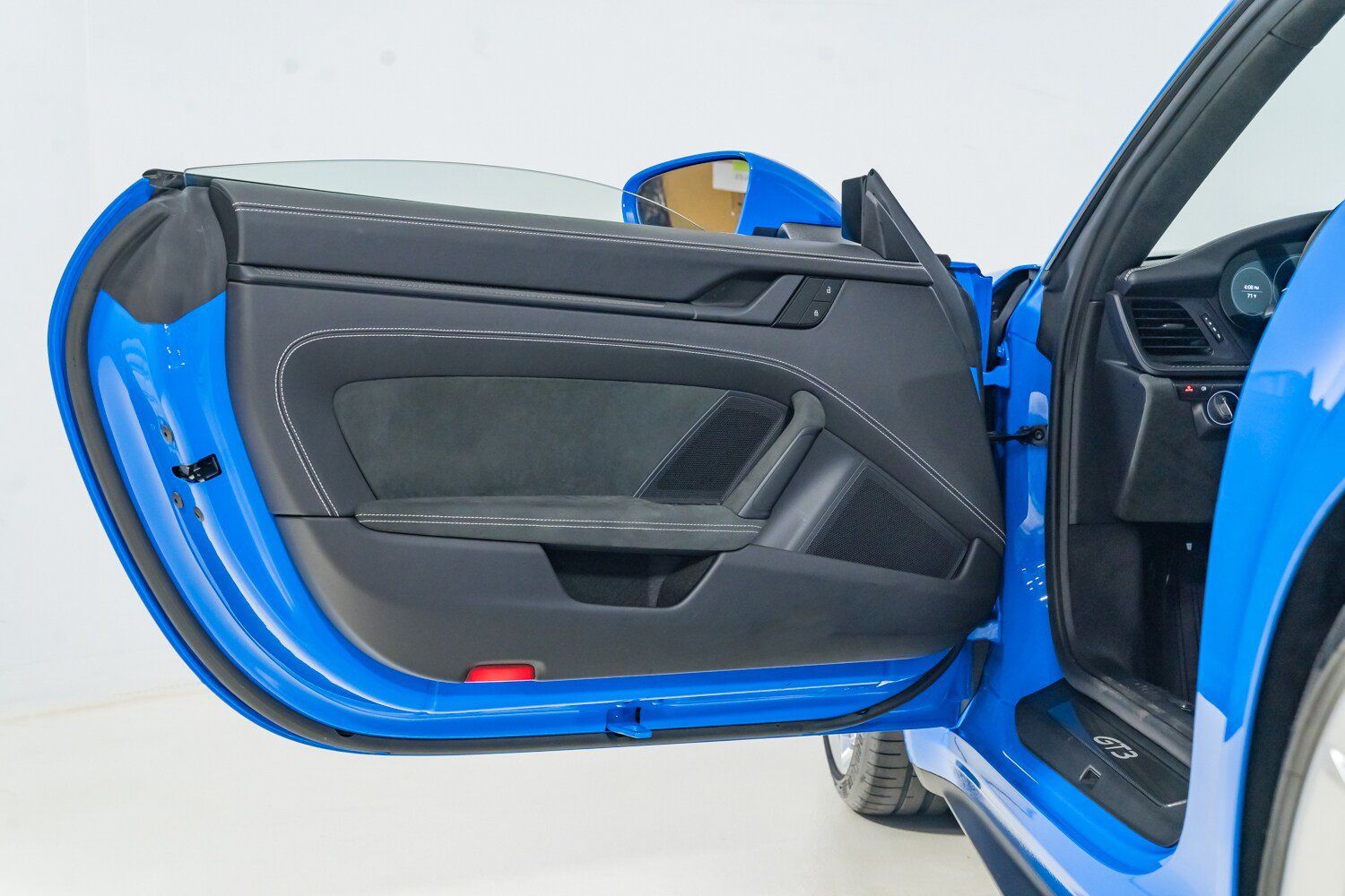Used 2022 Porsche 911 GT3 RWD image 16