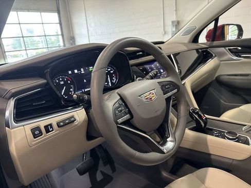 Certified 2024 Cadillac XT6 Premium Luxury w/ Technology Package AWD/4WD image 16