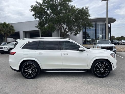 Used 2022 Mercedes-Benz GLS 580 4MATIC image 2