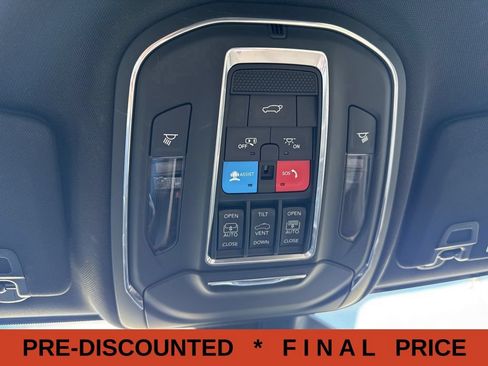 Used 2023 Jeep Grand Cherokee L Limited w/ Black Appearance Package AWD/4WD image 42