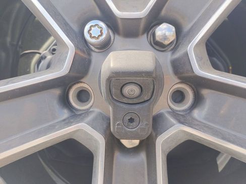 Used 2020 Jeep Wrangler Unlimited Sahara AWD/4WD image 35