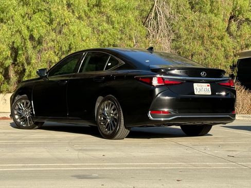 Certified 2024 Lexus ES 300h w/ Accessory Package (Z1) FWD image 2