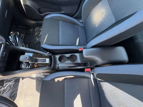 Used 2025 Nissan Versa SV FWD image 40