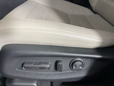 Used 2023 Honda CR-V EX-L image 22