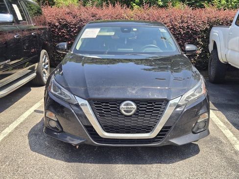 Used 2019 Nissan Altima 2.5 SL FWD image 2