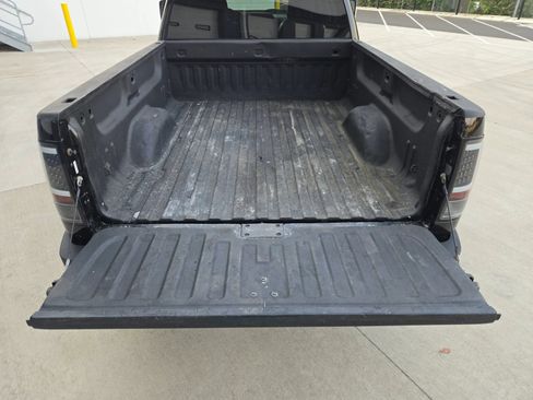 Used 2014 GMC Sierra 2500 SLE w/ SLE Preferred Package AWD/4WD image 17