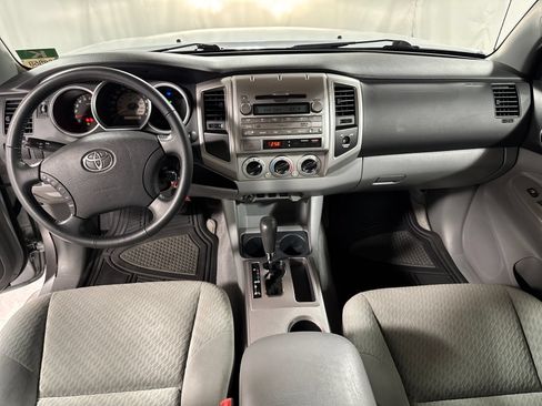 Used 2010 Toyota Tacoma PreRunner RWD image 4