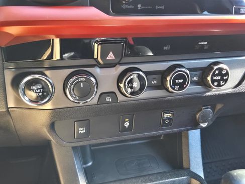 Used 2017 Toyota Tacoma TRD Off-Road image 25