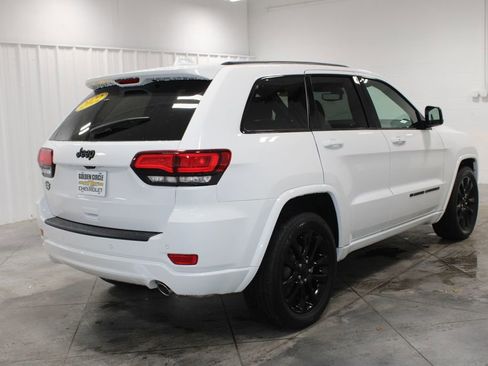 Used 2022 Jeep Grand Cherokee Laredo X image 12