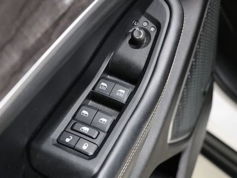 Used 2023 Jeep Grand Cherokee L Limited w/ Luxury Tech Group II AWD/4WD image 20