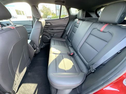 Used 2024 Chevrolet Trax RS w/ Sunroof Package image 23