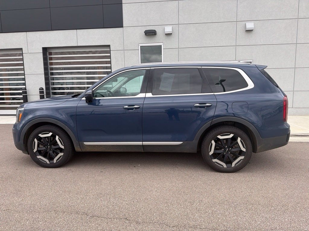 Used 2023 Kia Telluride S w/ S Sunroof Package AWD/4WD image 3
