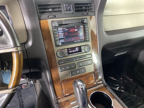 Used 2014 Lincoln Navigator 4WD image 36