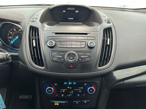 Used 2018 Ford Escape SE w/ SE Sport Appearance Package image 16