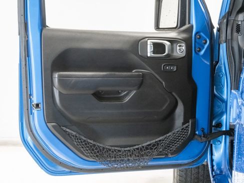 Used 2024 Jeep Wrangler Unlimited w/ Convenience Group AWD/4WD image 8