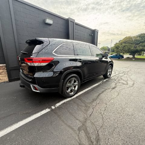 Used 2017 Toyota Highlander Limited Platinum AWD/4WD image 13