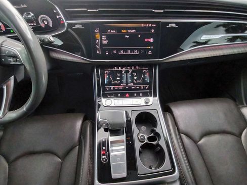Used 2020 Audi Q8 Prestige w/ Prestige Package AWD/4WD image 8