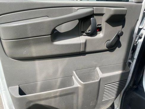 Used 2014 Chevrolet Express 3500 Extended RWD image 14