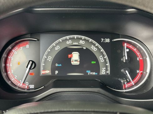 Used 2025 Toyota RAV4 XLE FWD image 24