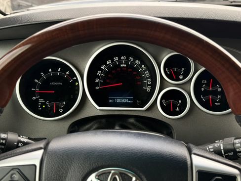 Used 2017 Toyota Sequoia Platinum AWD/4WD image 35