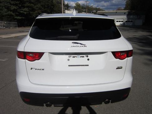 Used 2019 Jaguar F-PACE Premium image 34