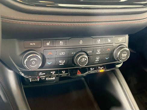 Used 2023 Dodge Durango GT image 16