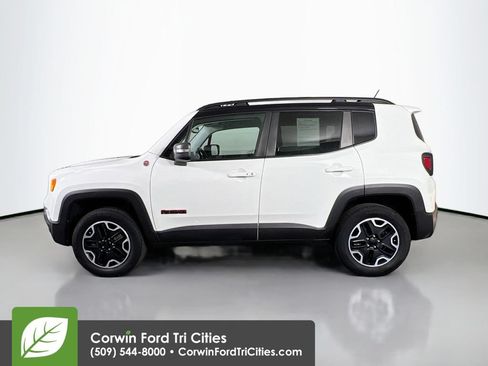 Used 2017 Jeep Renegade Trailhawk AWD/4WD image 6