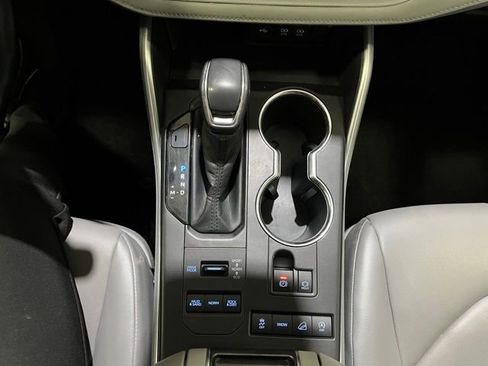 Certified 2020 Toyota Highlander XLE image 24