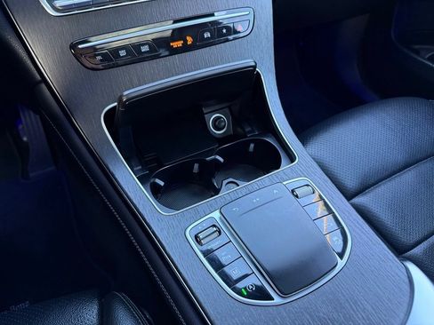 Used 2020 Mercedes-Benz GLC 300 4MATIC w/ Parking Assistance Package image 23