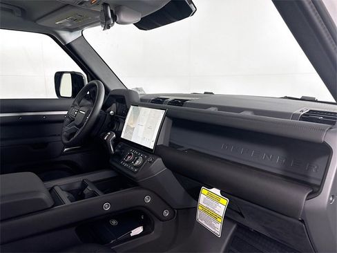 New 2026 Land Rover Defender 110 S image 28